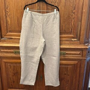 Flax, large ankle-length pants in taupe – brand new without tags. Gorgeous!!!!!